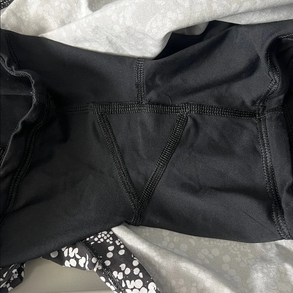 Lululemon Pace Rival Skirt Chirasu Black/Chirakasu Alpine White Size 4 Tall